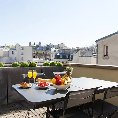 Апартаменты Private And Terrace - Le Marais Париж